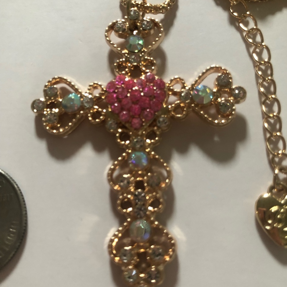 NWT Betsey Johnson Gold-Tone Pink Cross Pendant Necklace - Picture 4 of 6
